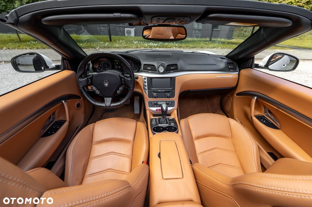 Maserati GranCabrio Sport - 23