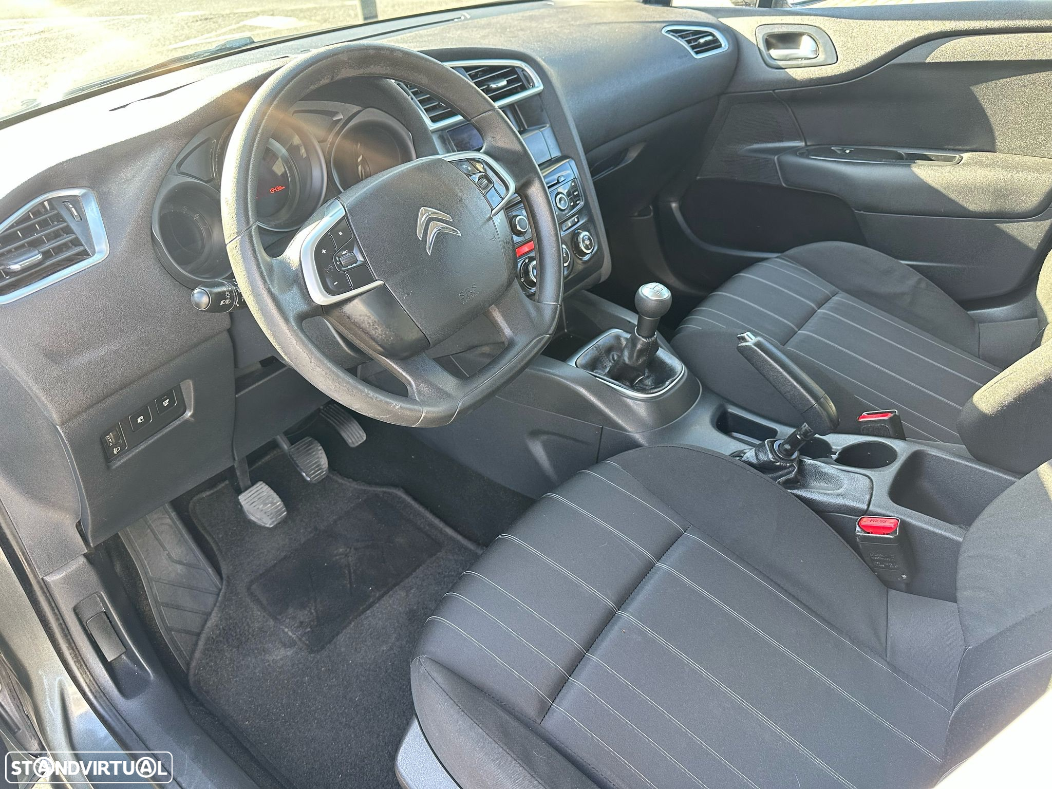Citroën C4 1.6 HDi Attraction - 21