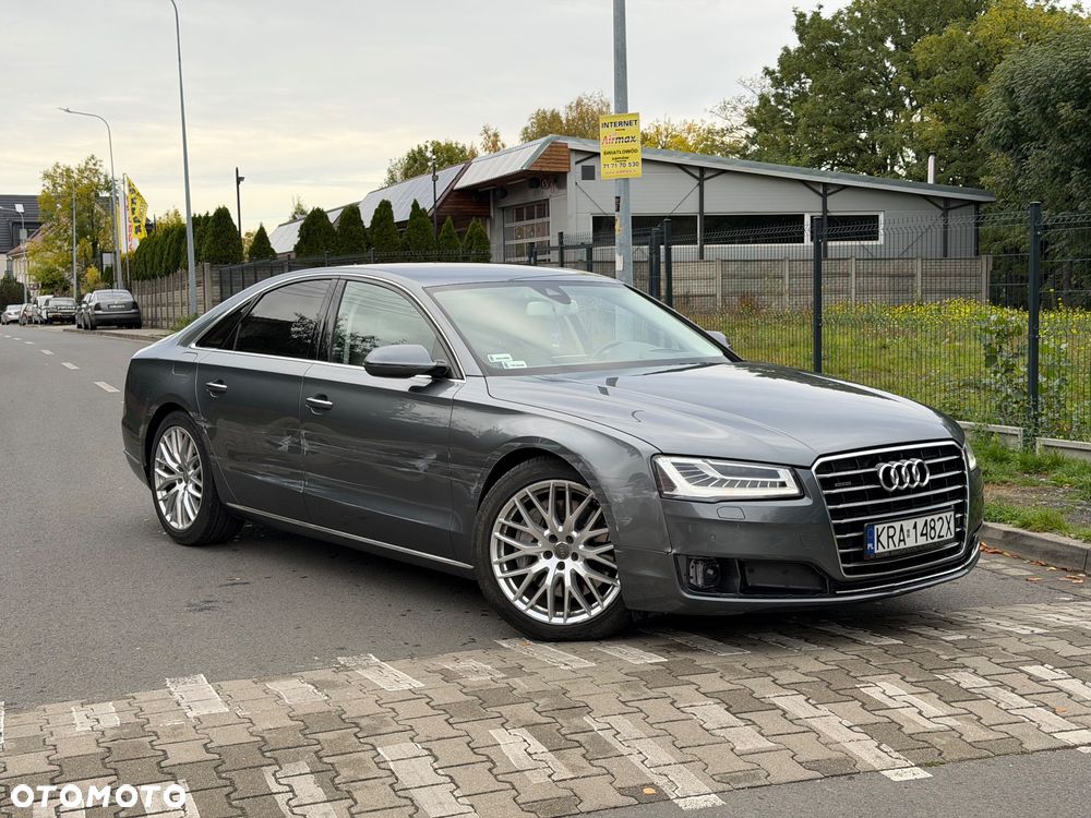 Audi A8 - 4