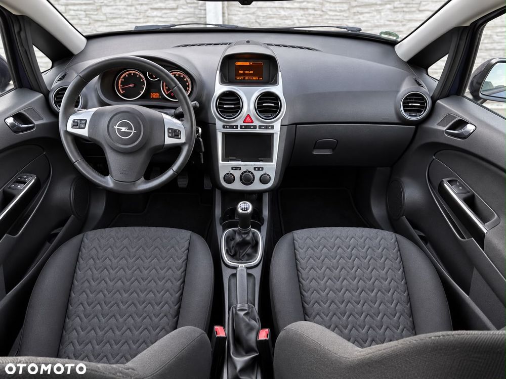 Opel Corsa 1.2 16V Cosmo - 5