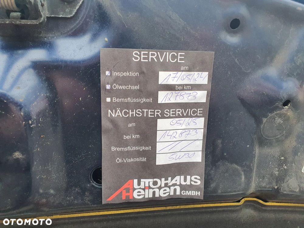 Toyota Prius (Hybrid) - 22