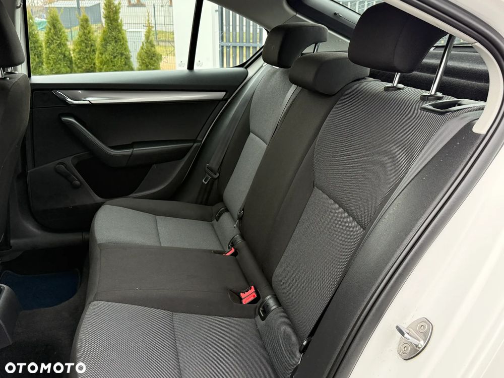 Skoda Octavia 1.6 TDI Solution - 6