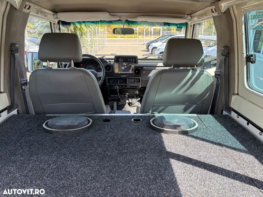 Toyota Land Cruiser - 35