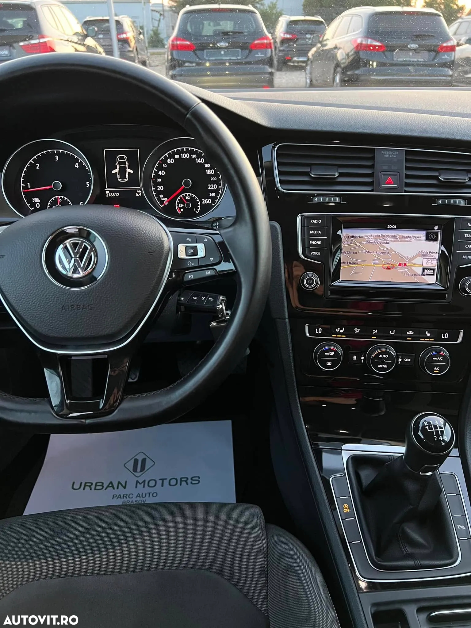 Volkswagen Golf 2.0 TDI Highline - 28