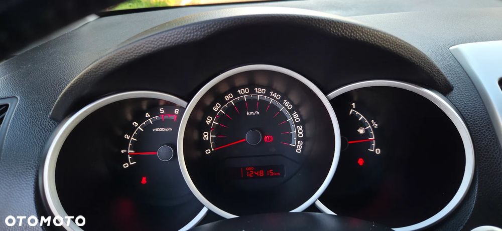 Kia Venga 1.6 CRDi 128 Dream Team Edition - 30