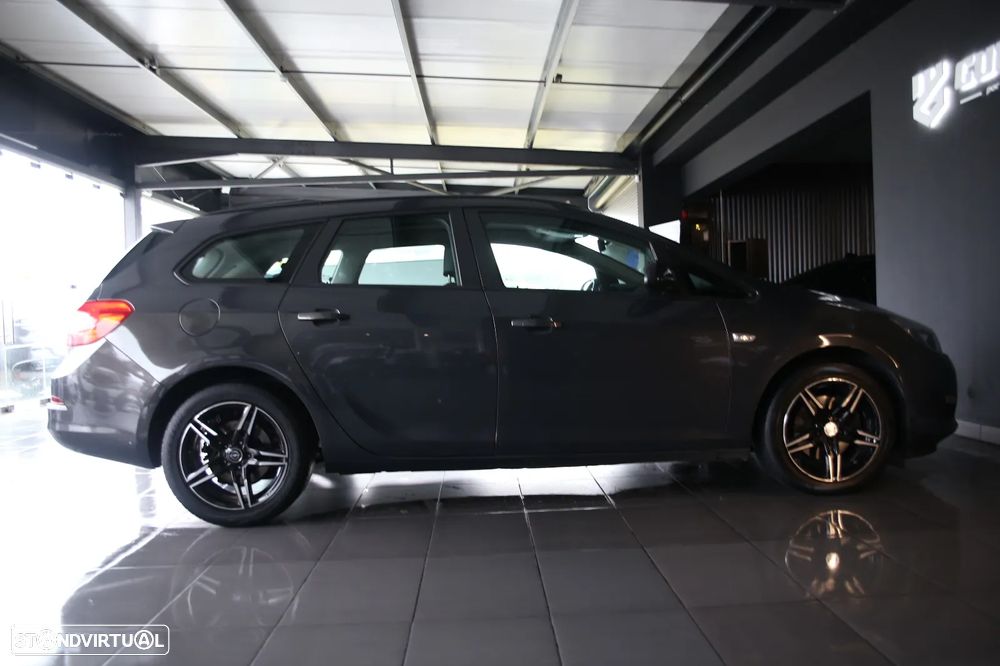 Opel Astra 1.7 CDTi Executive - 14