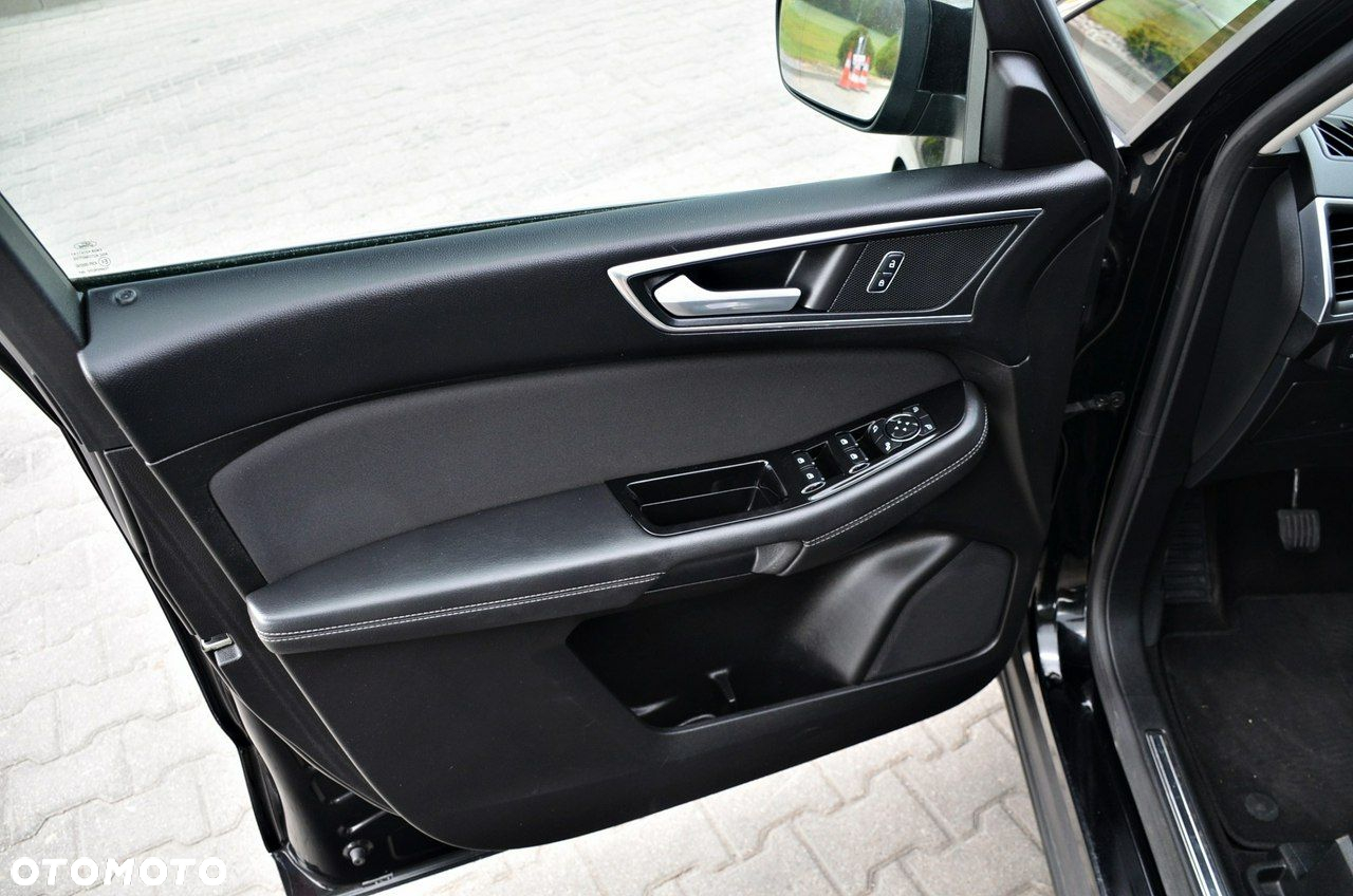 Ford S-Max - 13