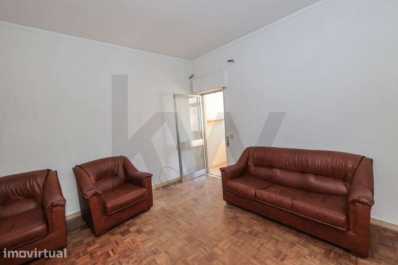 Apartamento T2 para renovar em VRSA - Algarve - Grande imagem: 2/30