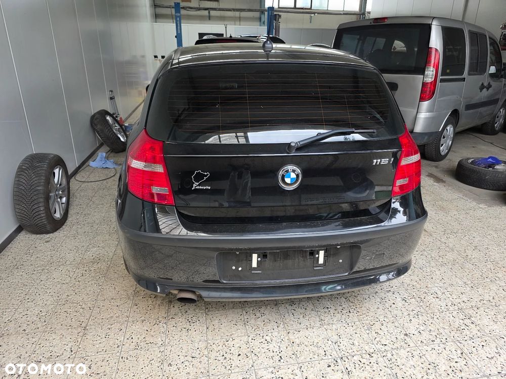 BMW Seria 1 116i - 6