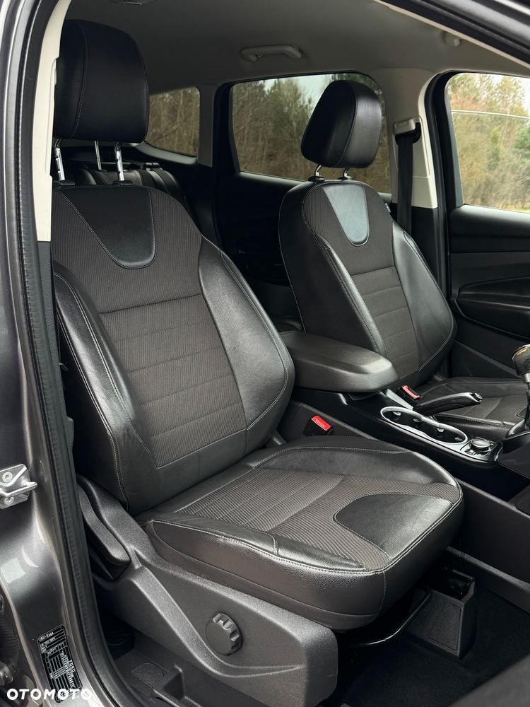 Ford Kuga 2.0 TDCi 4x4 Titanium - 33