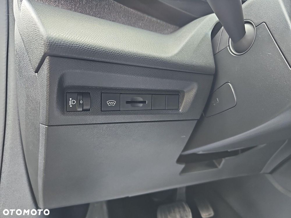 Peugeot 408 - 20
