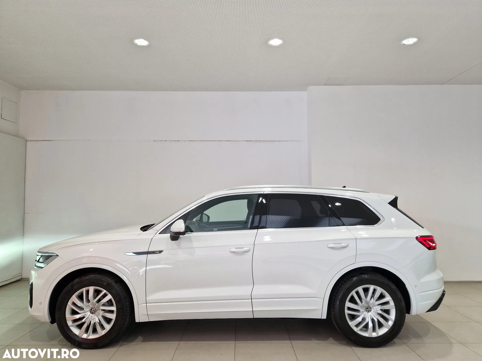 Volkswagen Touareg 3.0 V6 TDI 4Motion DPF Automatik R-Line - 2