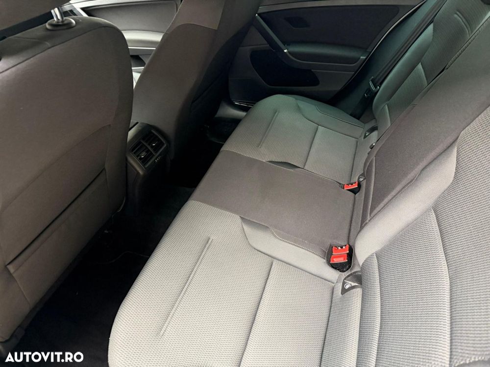 Volkswagen Golf - 14