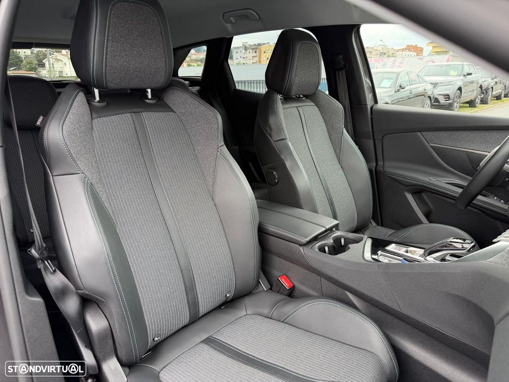 Peugeot 3008 1.6 Hybrid Allure e-EAT8 - 17