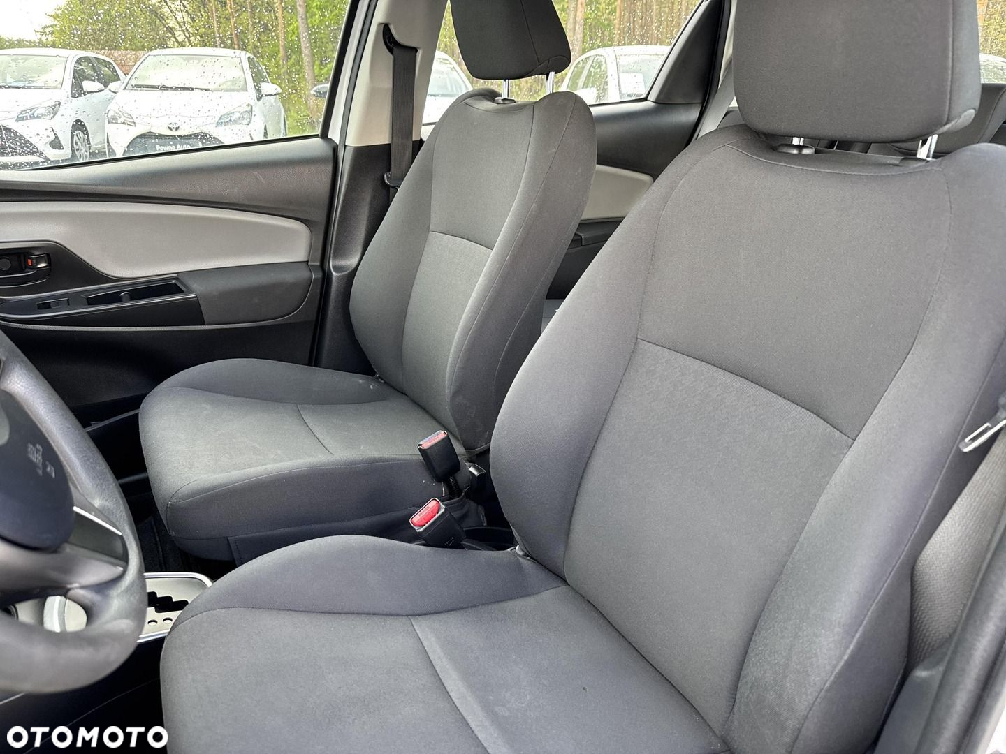 Toyota Yaris - 12