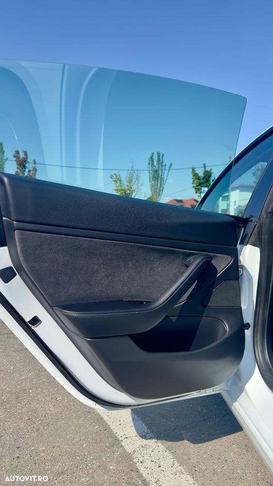 Tesla Model 3 Langstreckenbatterie Allradantrieb Dual Motor - 8