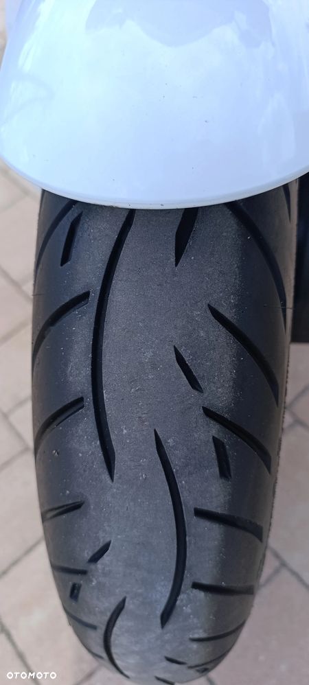 Suzuki Gladius - 15
