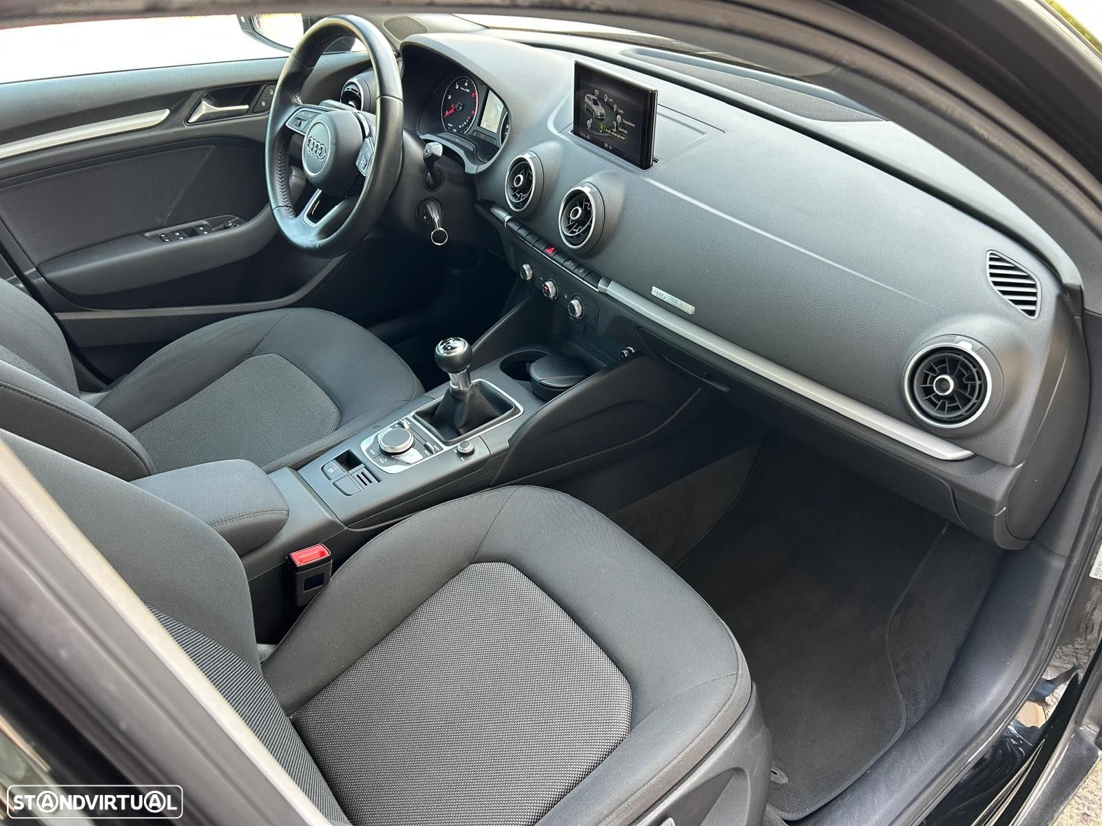 Audi A3 Sportback 1.6 TDI Attraction Ultra - 8