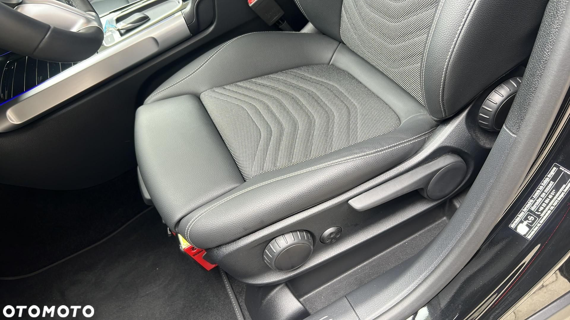 Mercedes-Benz GLB - 12