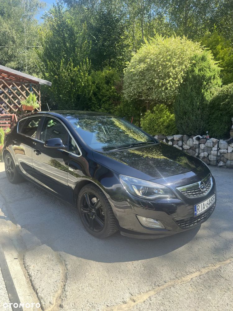 Opel Astra 2009 photo 3