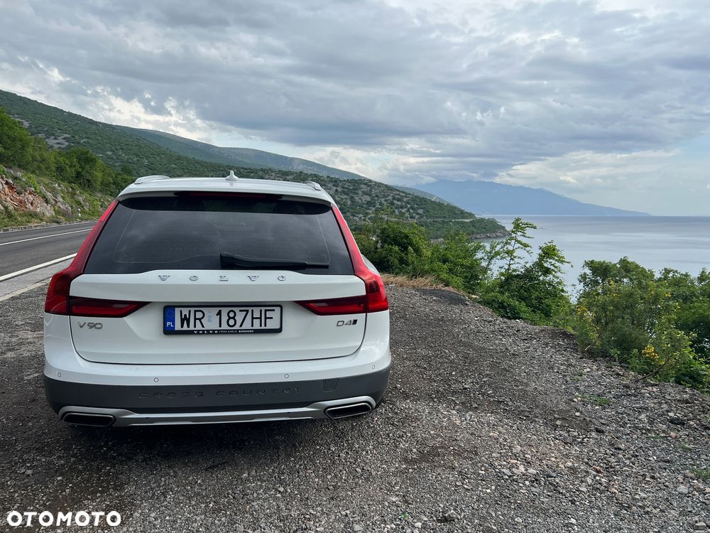 Volvo V90 Cross Country D4 AWD - 32