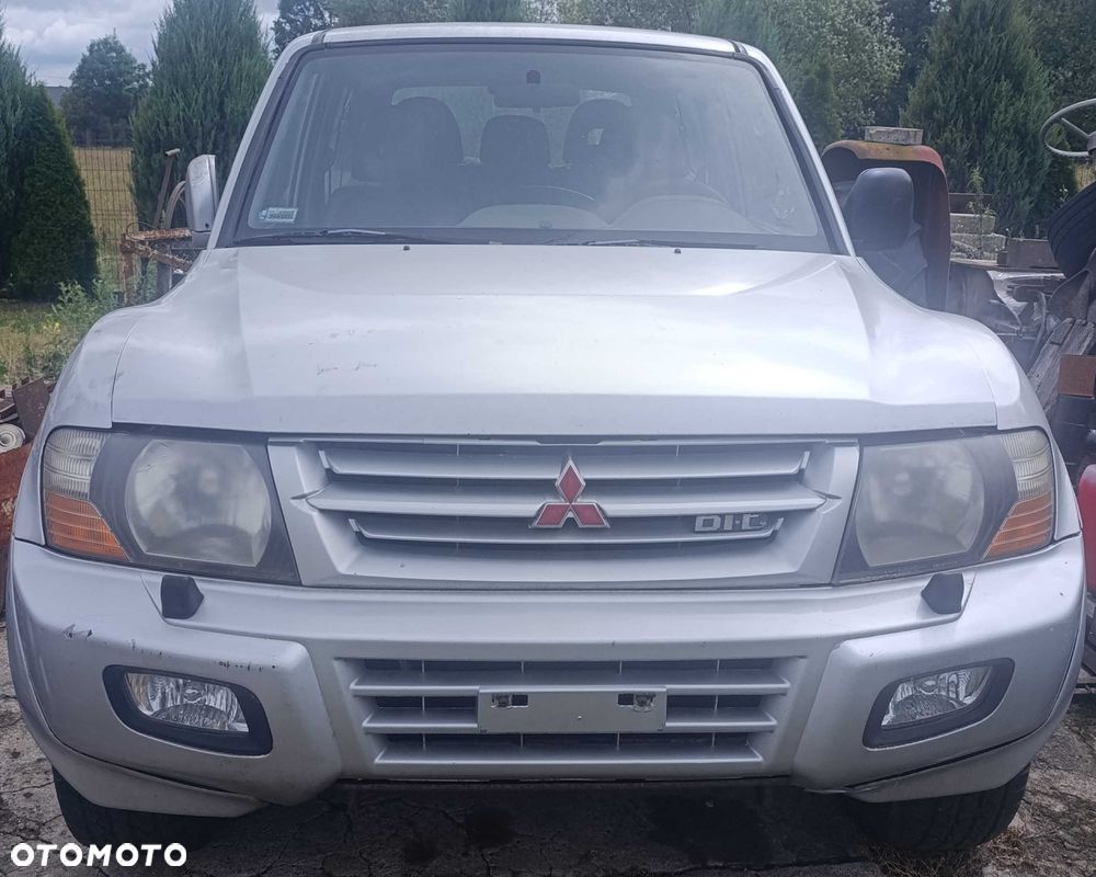 Mitsubishi Pajero - 1