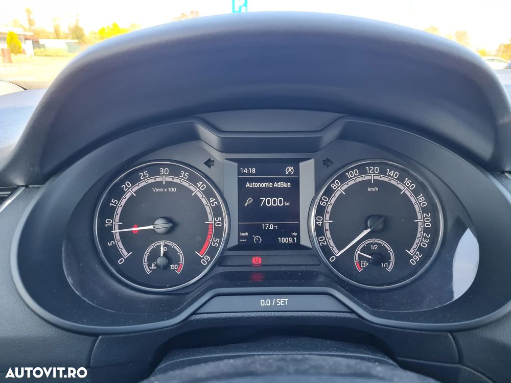 Skoda Octavia Combi Diesel 2.0 TDI Style - 2