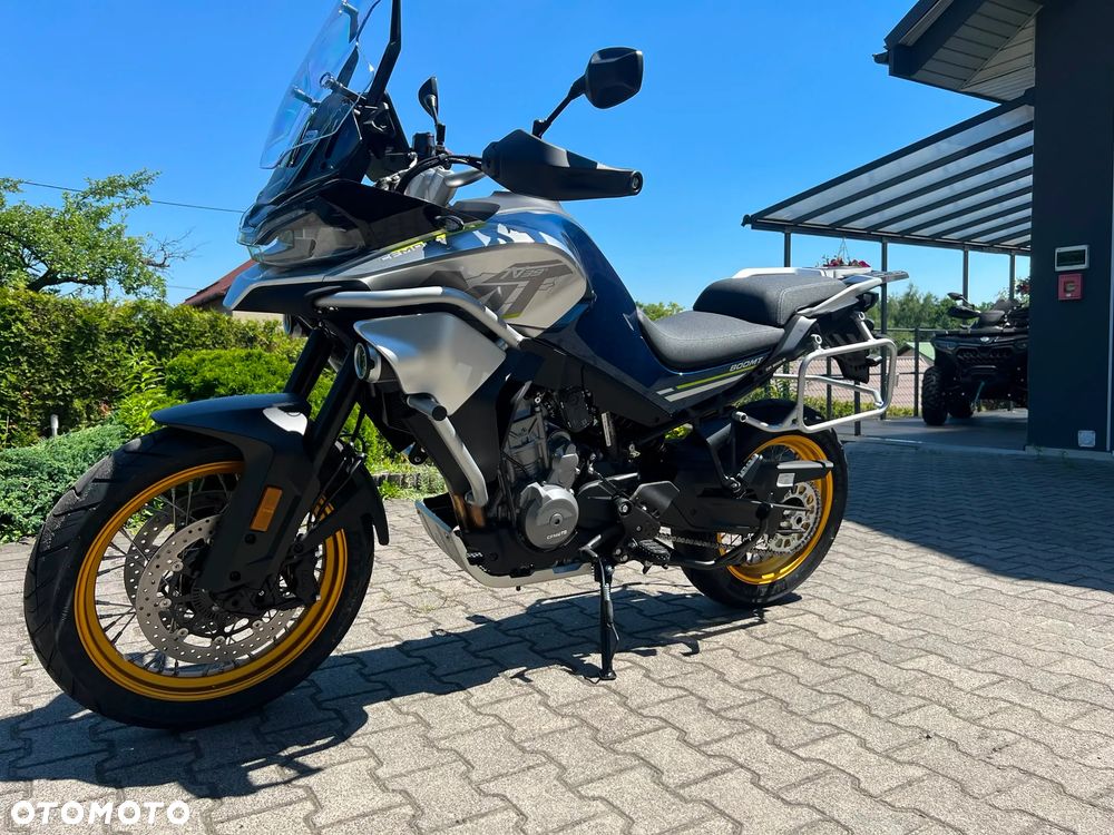 CFMoto 800MT Touring - 1