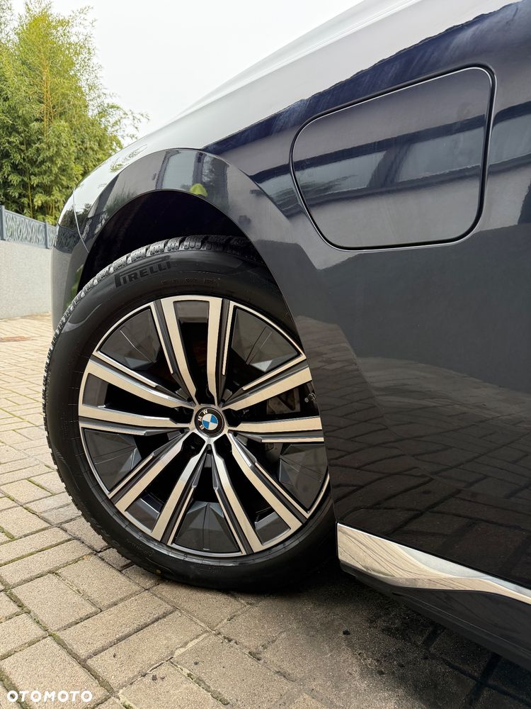 BMW Seria 7 - 16