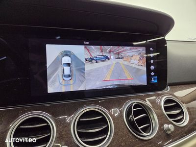 Mercedes-Benz E - 12