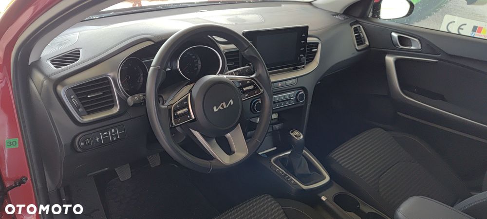 Kia XCeed - 16