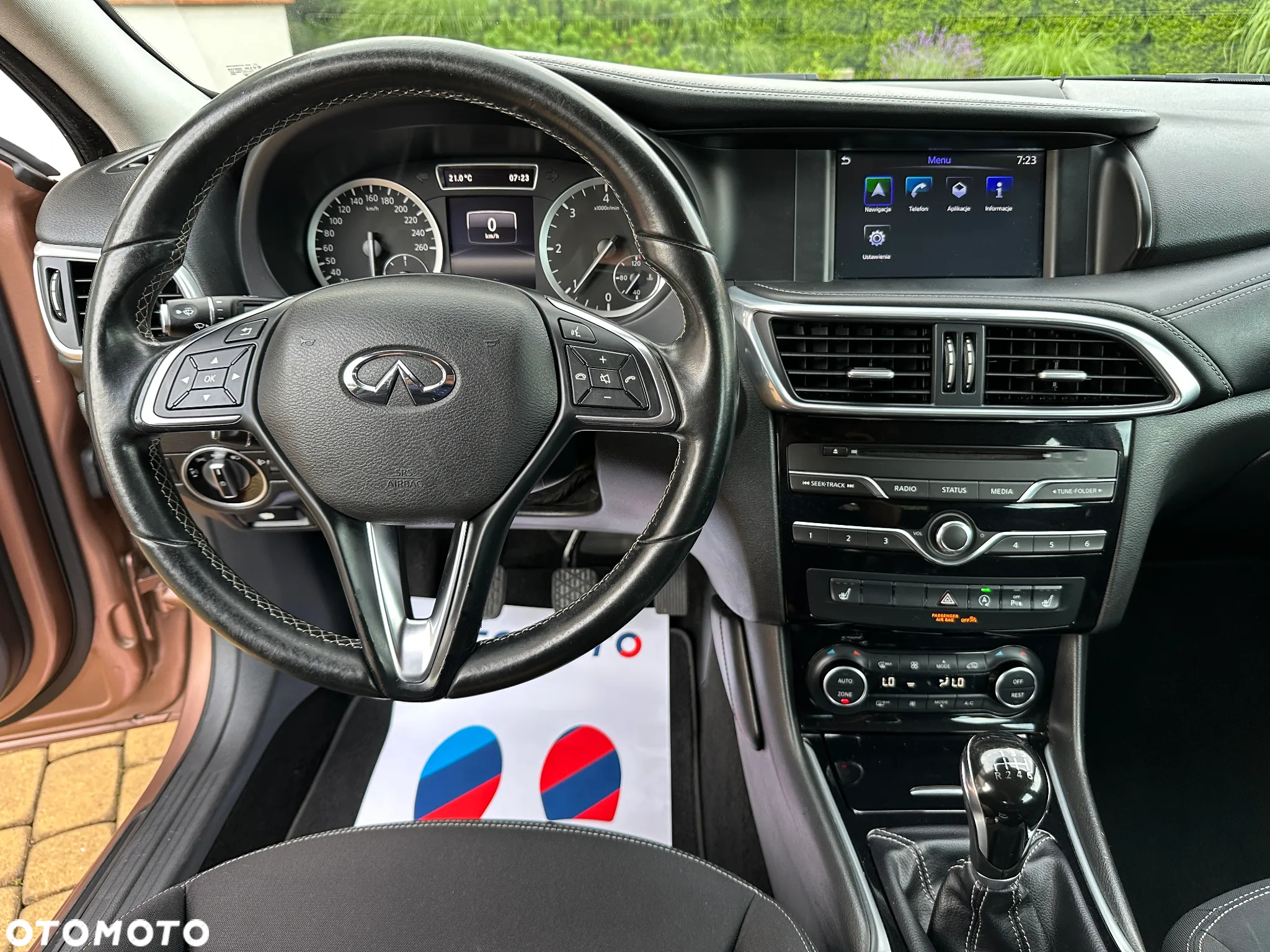 Infiniti Q30 1.5d Premium Tech Cafe Teak - 25