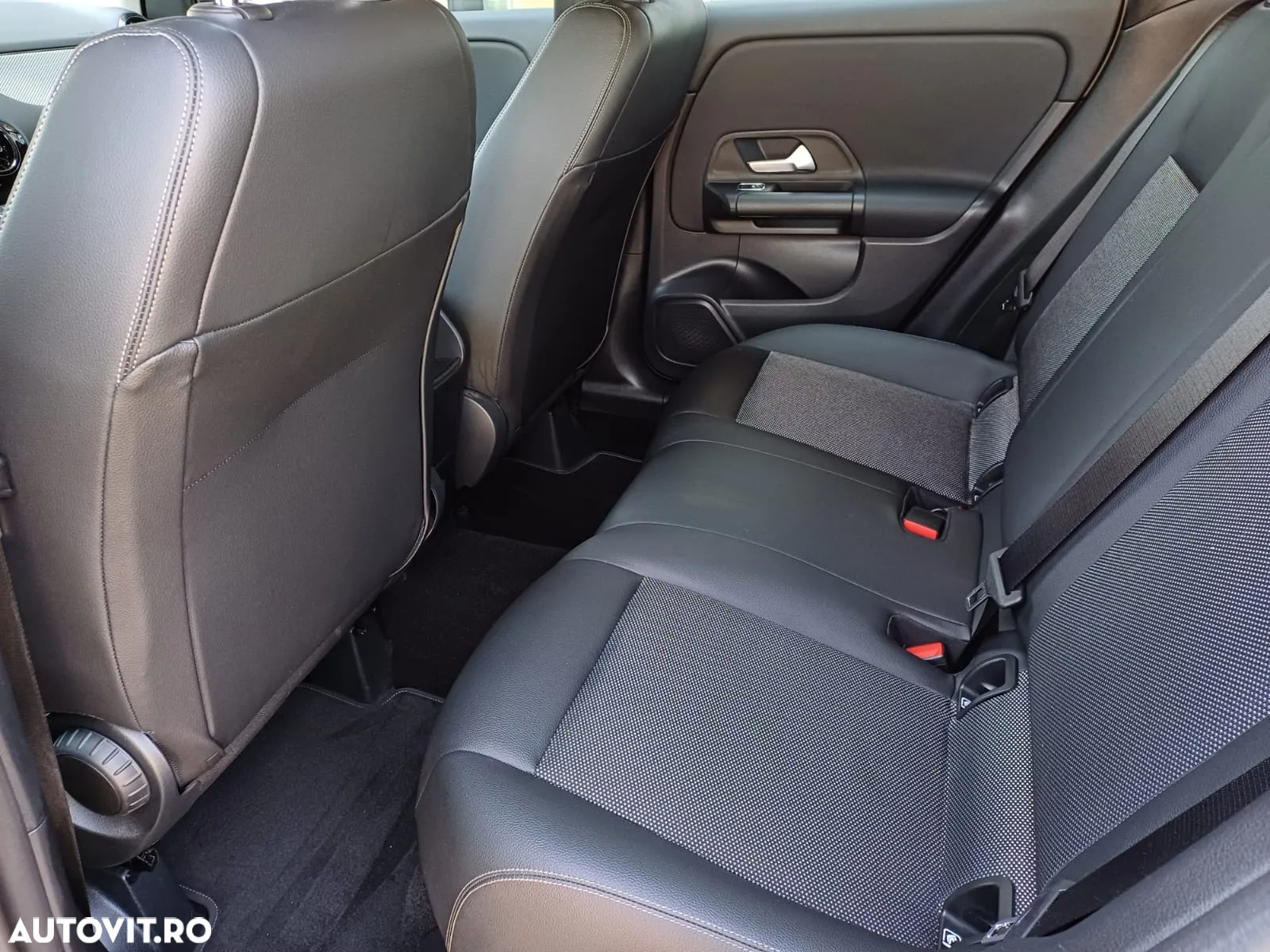 Mercedes-Benz GLA 180 d Aut. - 15