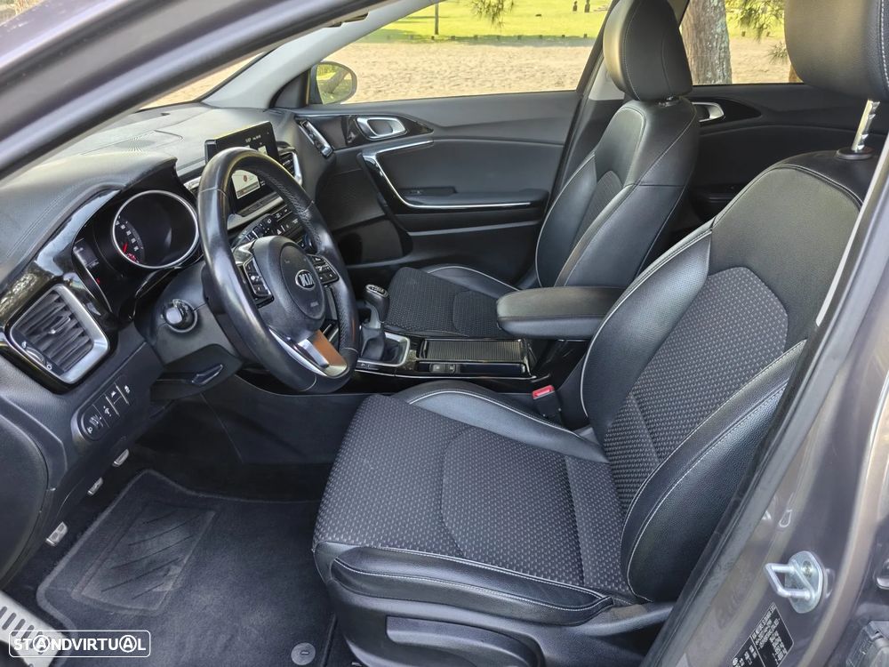 Kia Ceed SW 1.0 T-GDI TX+SRF - 13