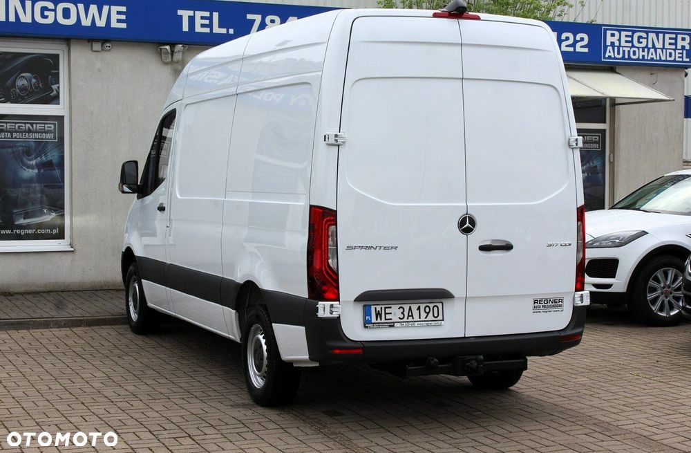 Mercedes-Benz Sprinter - 4