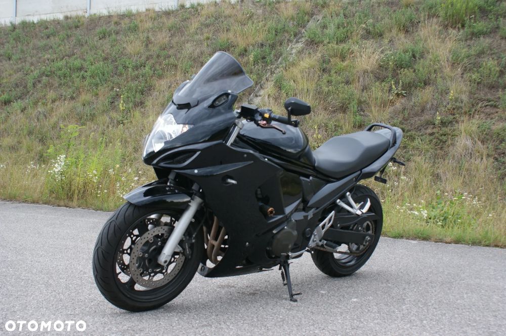 Suzuki GSX - 6