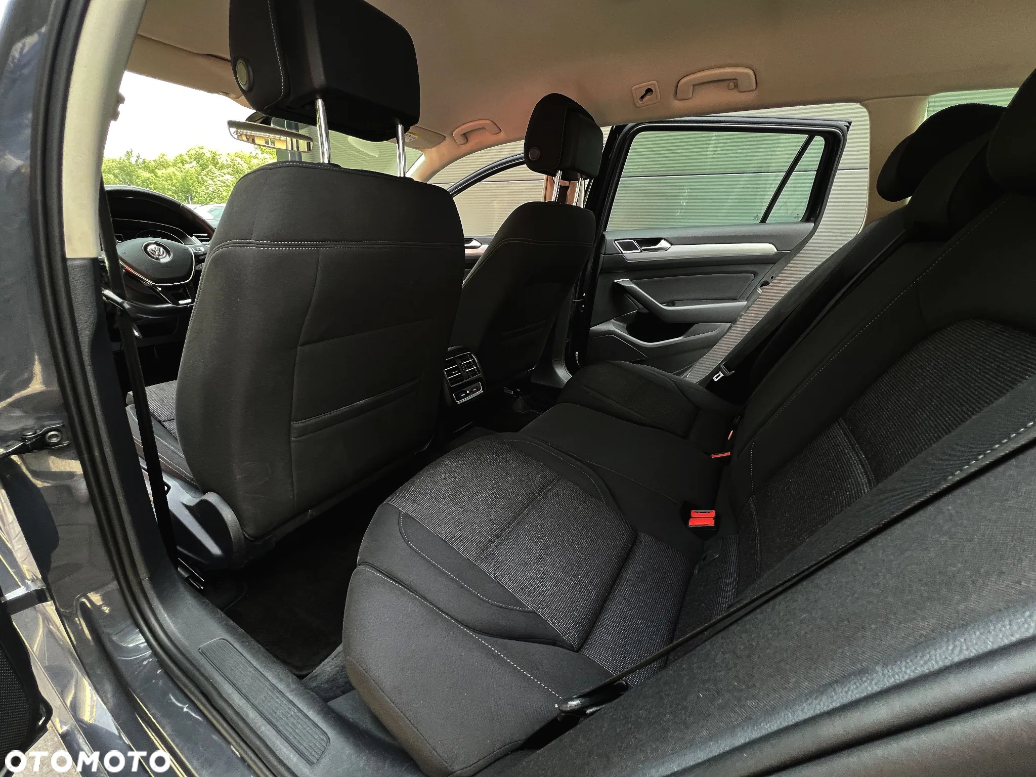 Volkswagen Passat 2.0 TDI Business DSG - 22