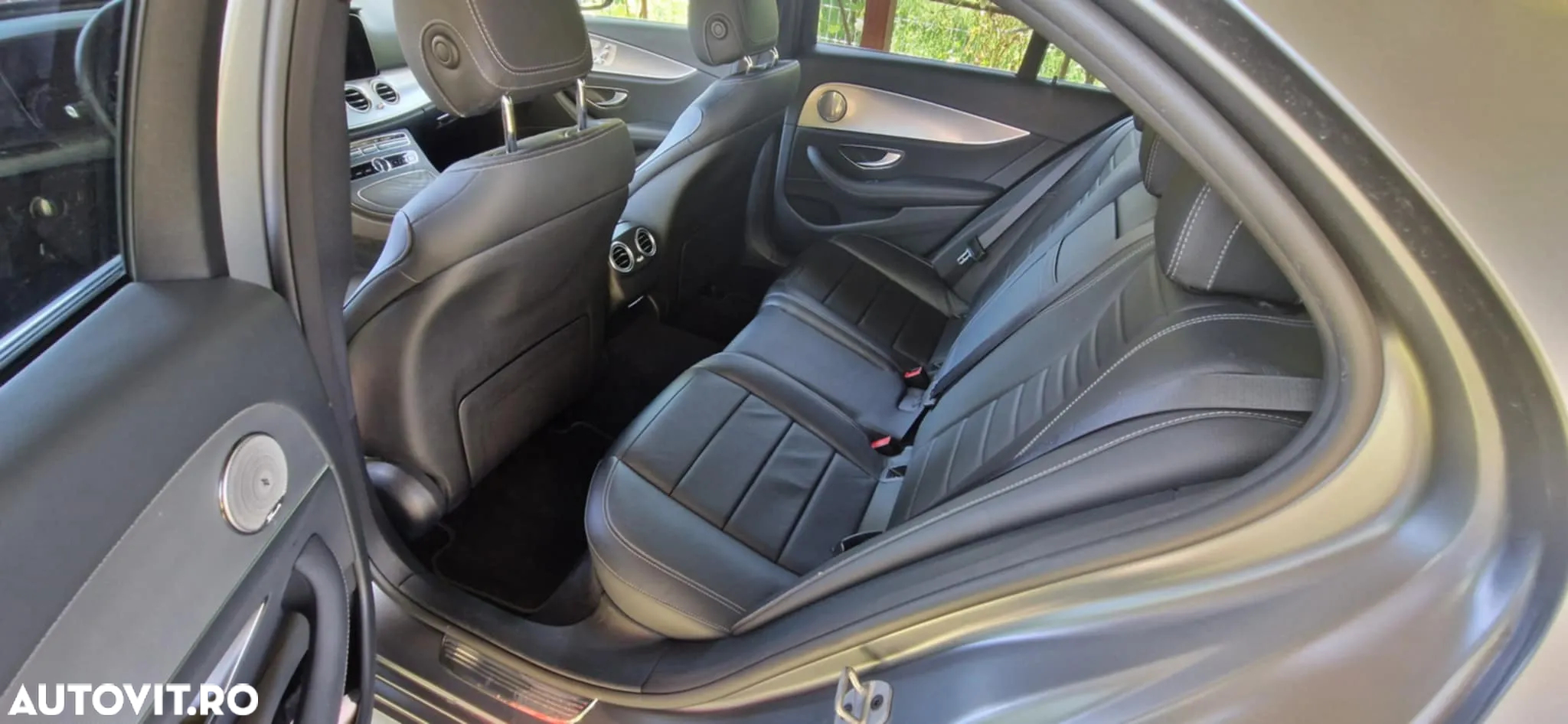 Mercedes-Benz E 220 d 4Matic 9G-TRONIC Sportstyle Edition - 11