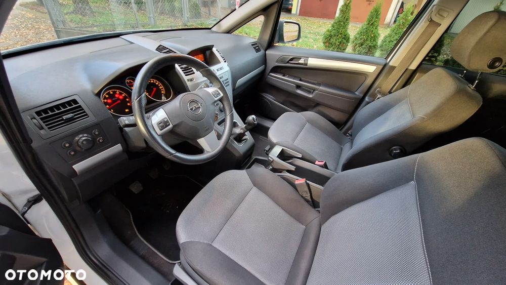 Opel Zafira 1.8 Active - 12
