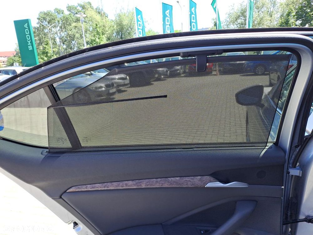 Skoda Superb 2.0 TDI SCR 4x4 L&K DSG - 10