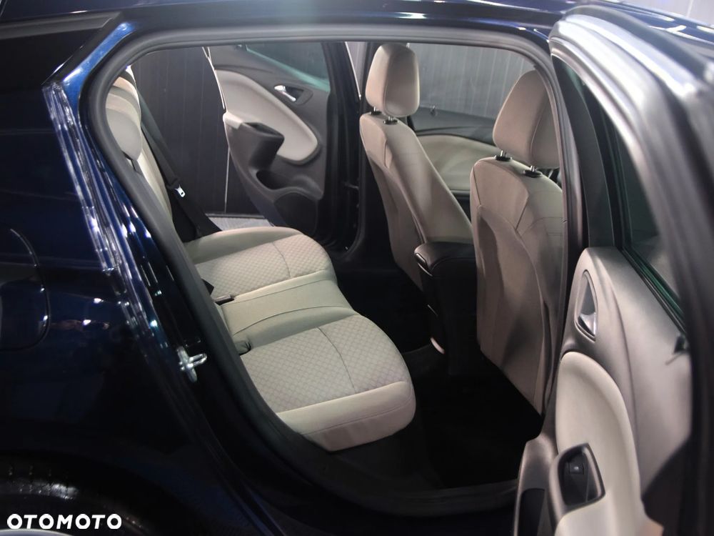 Opel Astra 1.4 T Enjoy S&S - 8