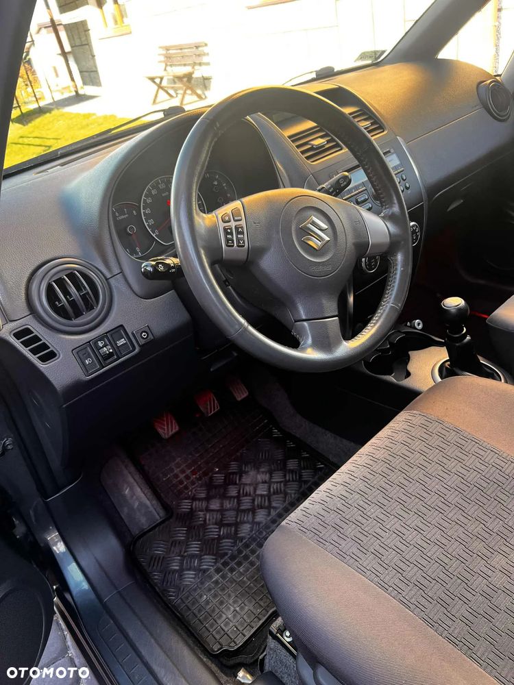 Suzuki SX4 - 11