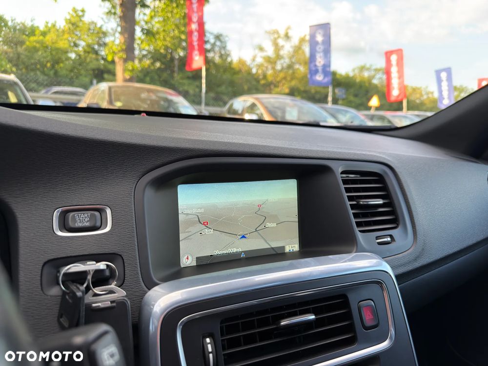 Volvo V60 D3 Drive-E R-Design Momentum - 31