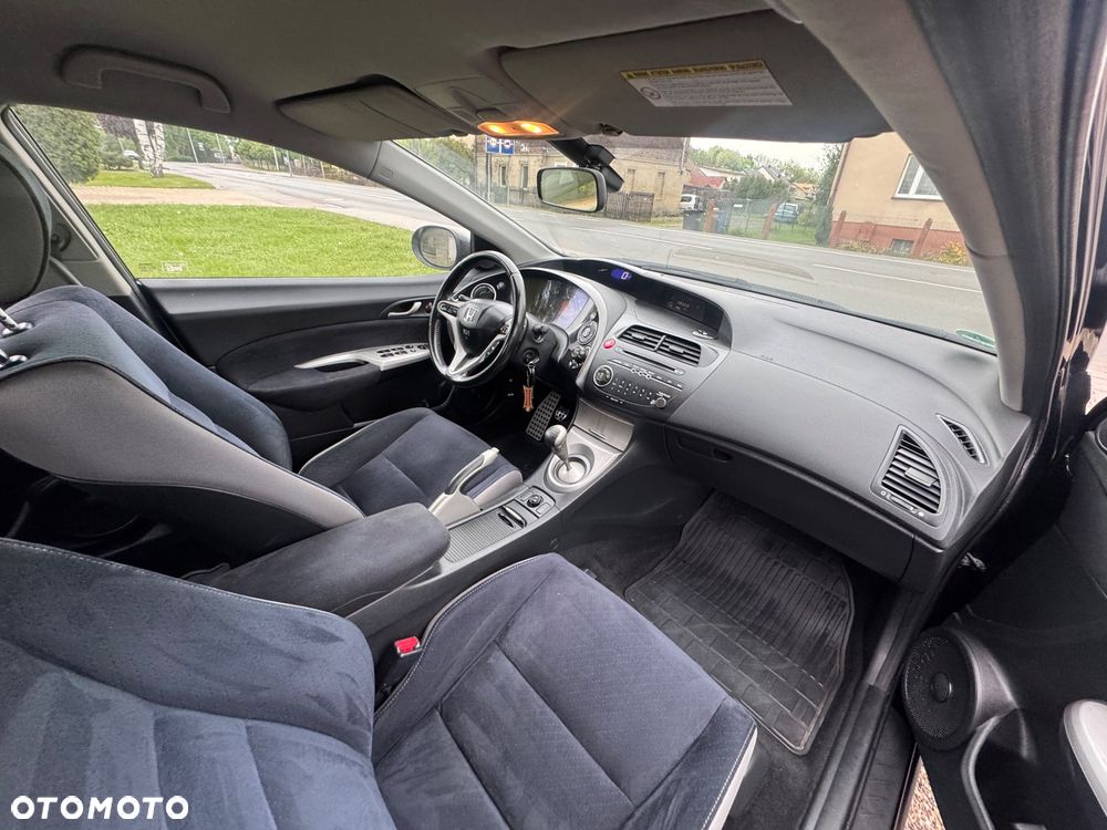 Honda Civic 1.8 Comfort - 11