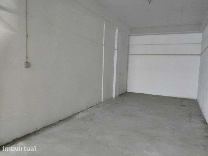 Garagem Box Fechada 18m² para Arrendamento - Entroncamento - Grande imagem: 3/6