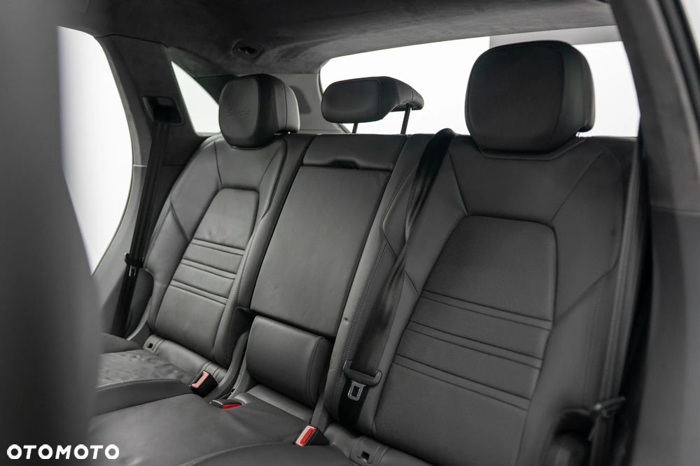 Porsche Cayenne ver-turbo - 15