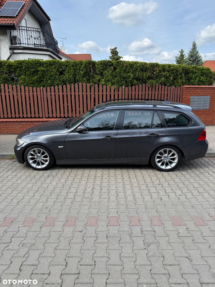 BMW Seria 3 320d - 25