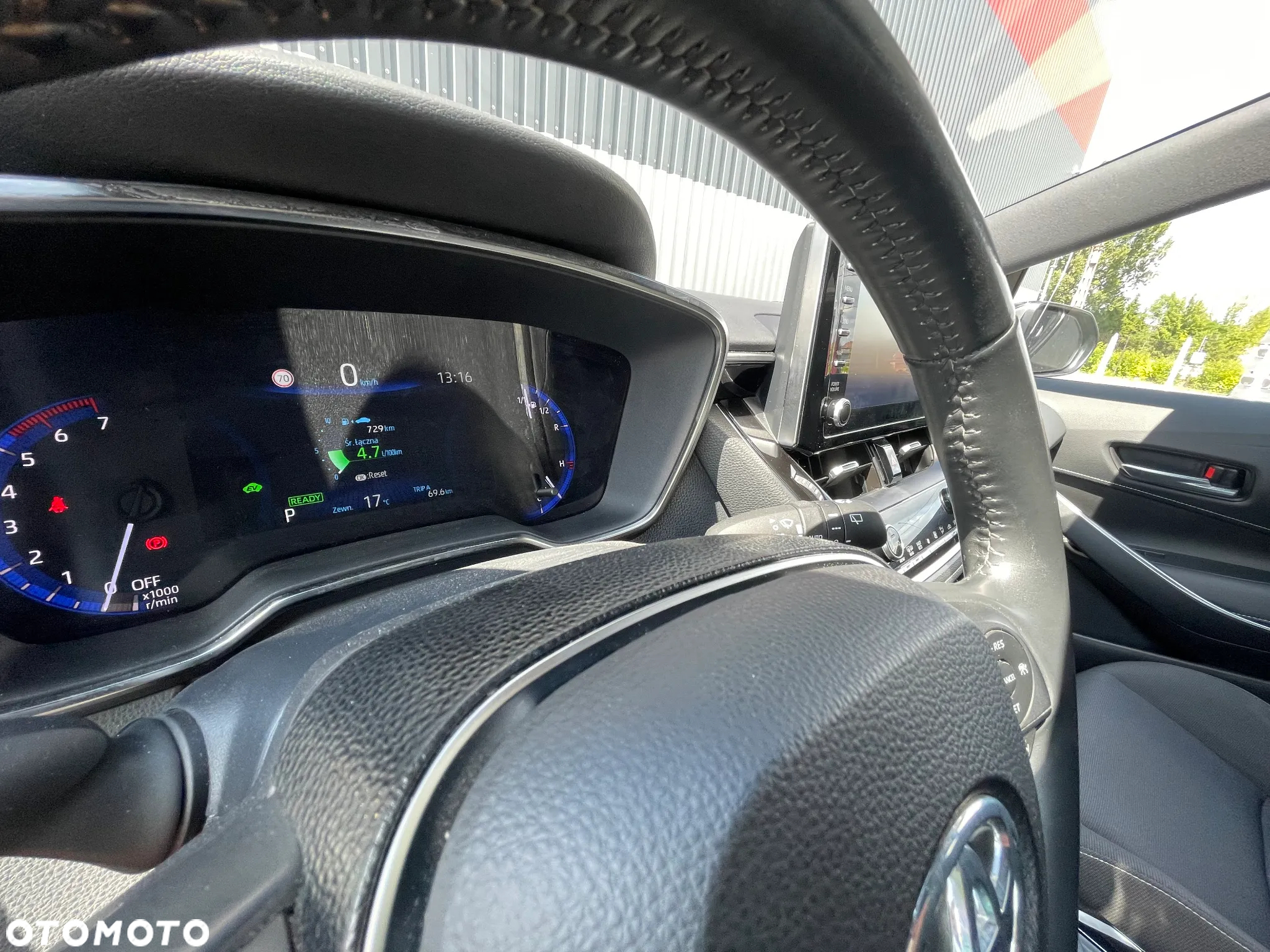 Toyota Corolla 1.8 Hybrid Comfort - 23