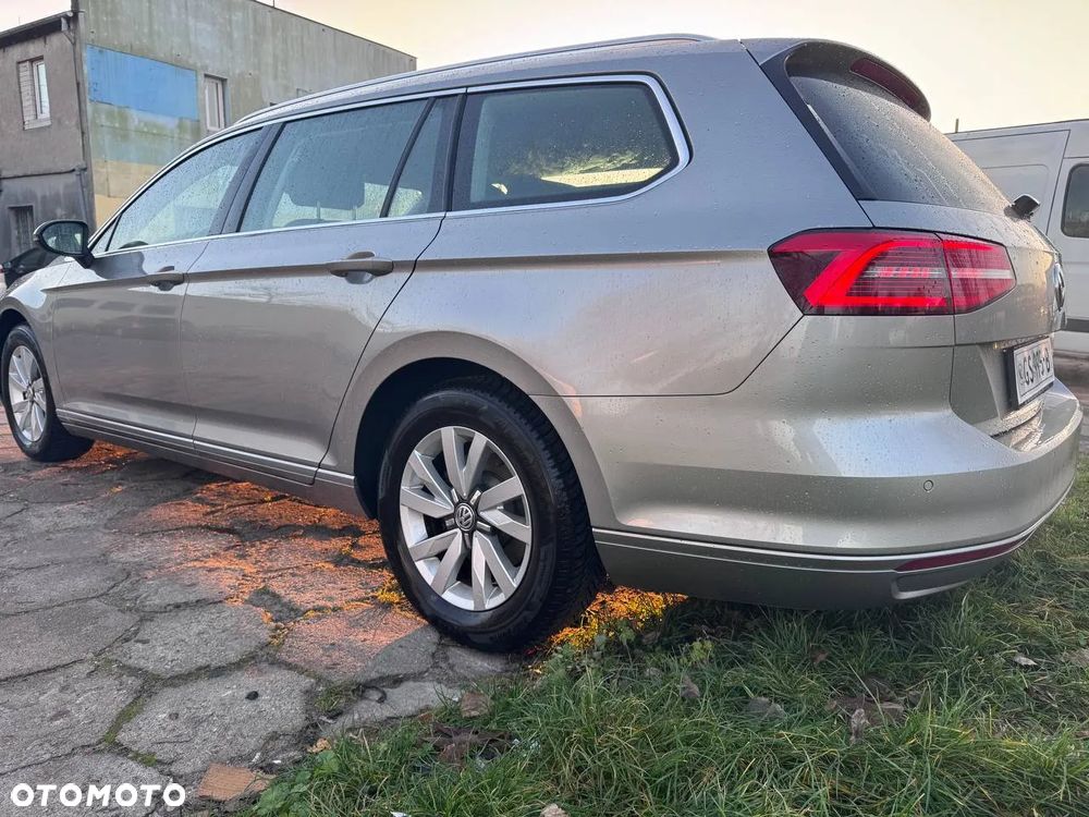 Volkswagen Passat 1.6 TDI BMT Comfortline - 19