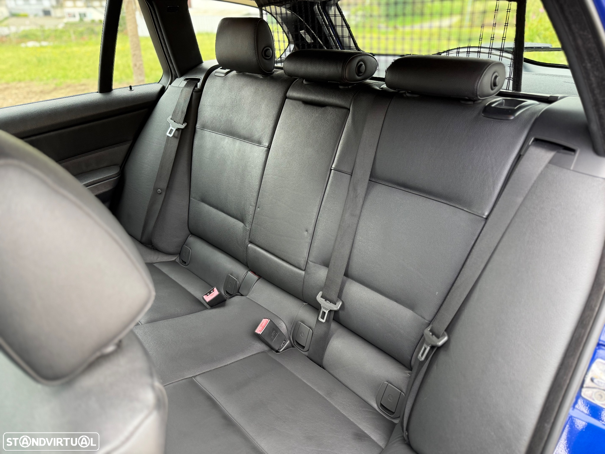 BMW 330 d Touring - 16